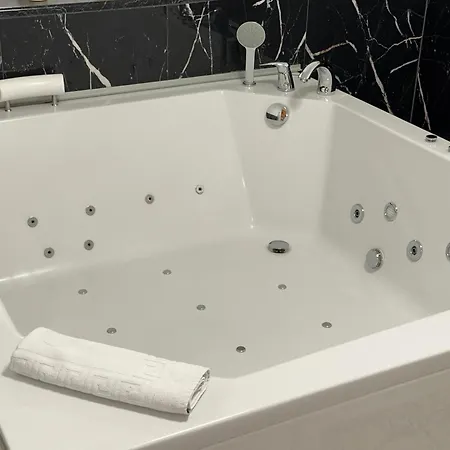 Hedonist Jacuzzi Free Parking Sarajevo
